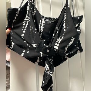 Resort style crop top with tie front detailing